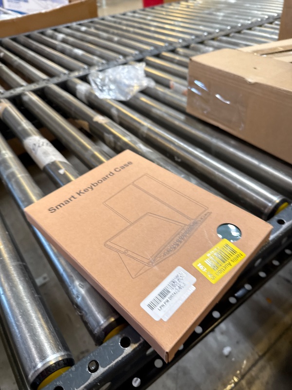 Photo 1 of Divufus Keyboard Case for iPad 9th/8th/7th Generation 10.2 Inch [Magnetic Detachable Wireless Keyboard][Support 3 System] Flip Stand Case with Pencil Holder for iPad 10.2 2021/2020/2019, Dark Green