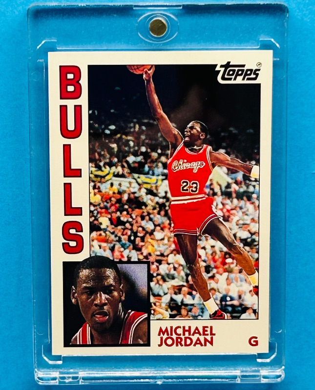 Photo 1 of 165177…Michael Jordan card 52 in hard plastic case 