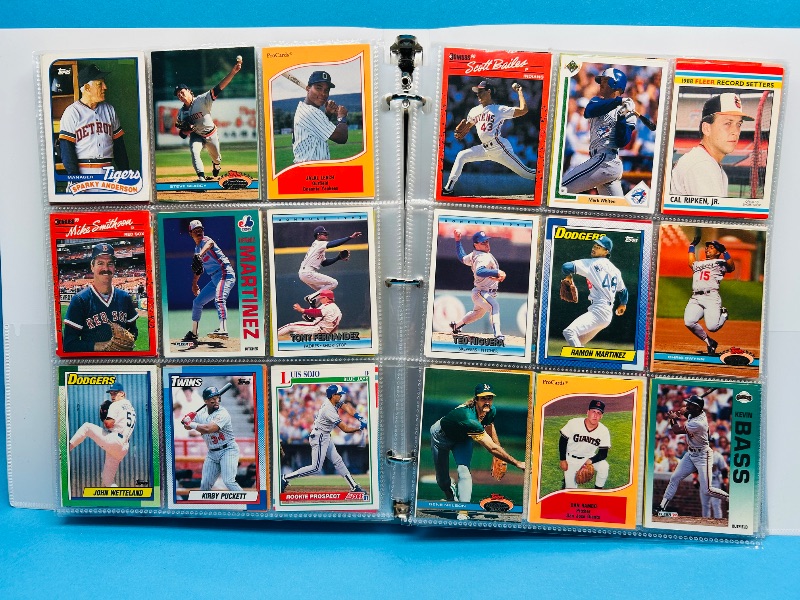 Photo 1 of 165224… final sale no returns/refunds -360 mixed baseball cards in binder