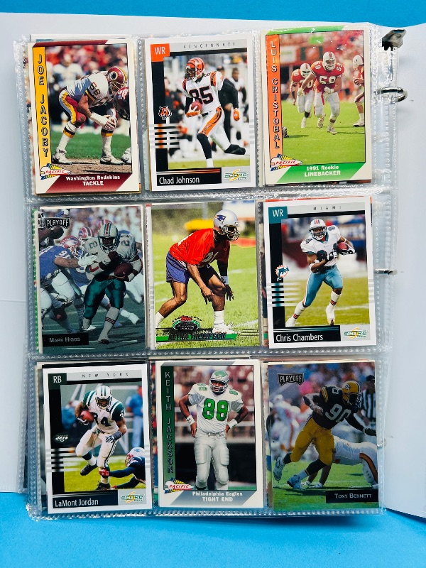 Photo 1 of 165434… final sale no returns/refunds-270 mixed football cards in binder 