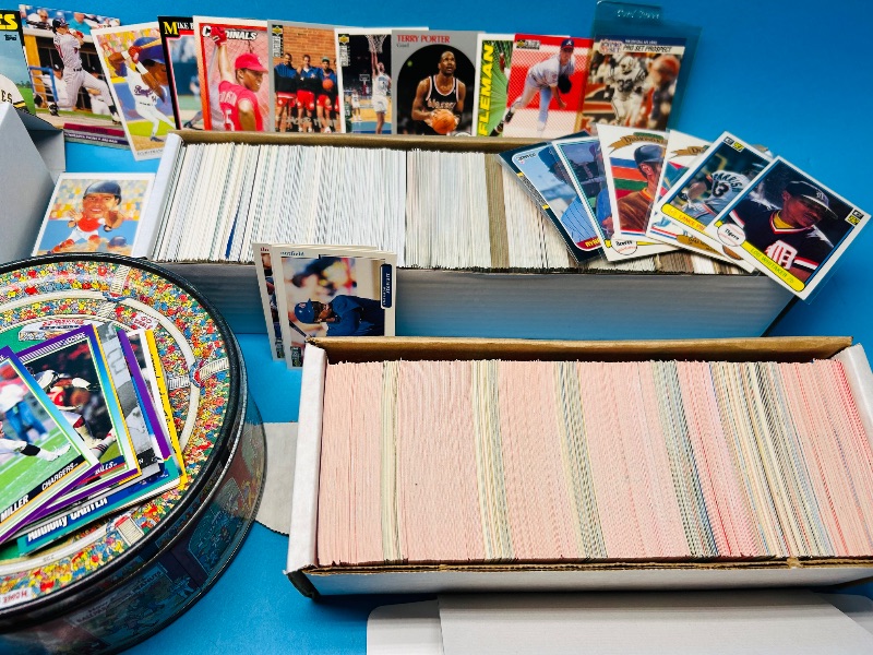 Photo 1 of 165442…final sale no returns/refunds- thousands of mixed sports cards 