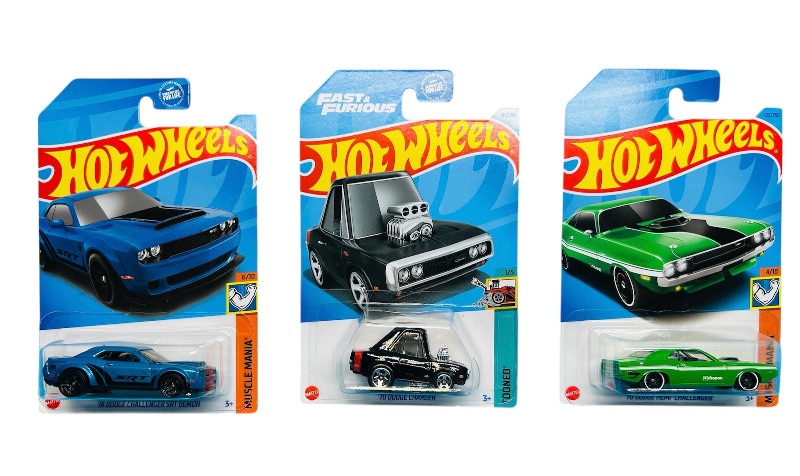 Photo 1 of 165457…3 hot wheels die cast cars 
