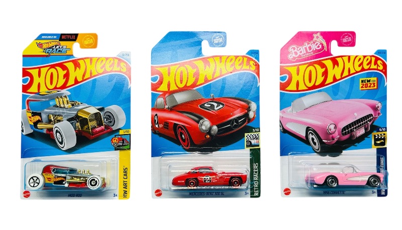 Photo 1 of 165465…3 hot wheels die cast cars 