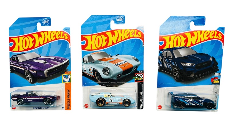 Photo 1 of 165473…3 hot wheels die cast cars 
