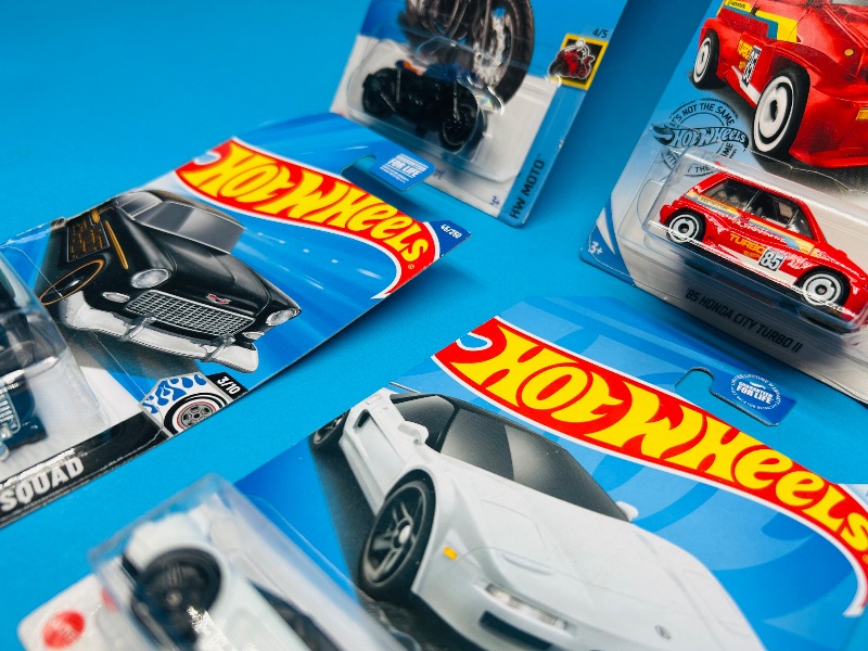 Photo 1 of 165550…bent packages-12  hot wheels die cast cars - bends, folds, wear