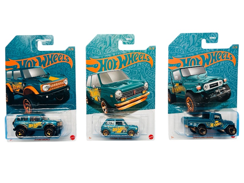 Photo 1 of 165560…3  hot wheels die cast cars