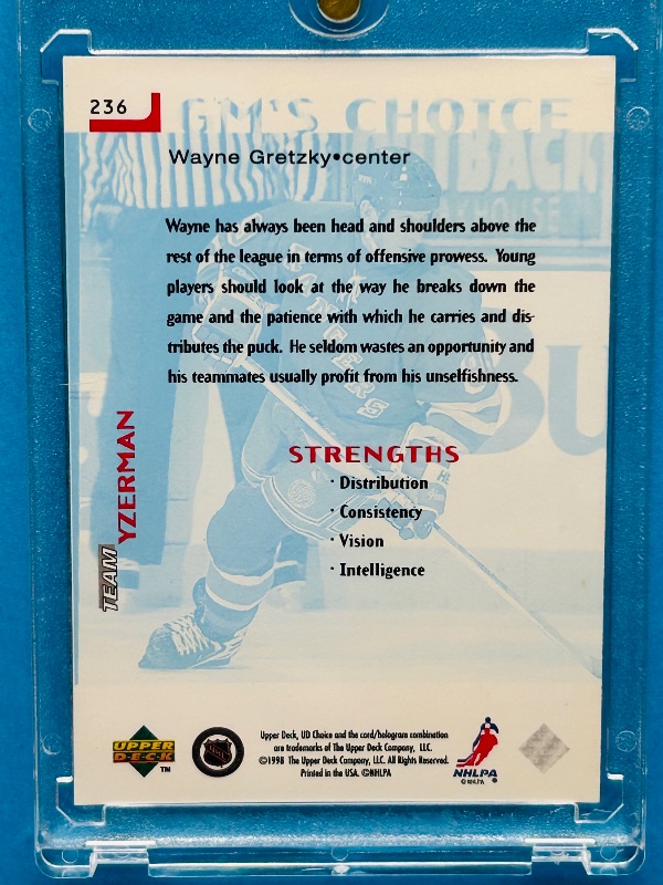 Photo 1 of 165629…Wayne Gretzky card 236 in hard plastic case