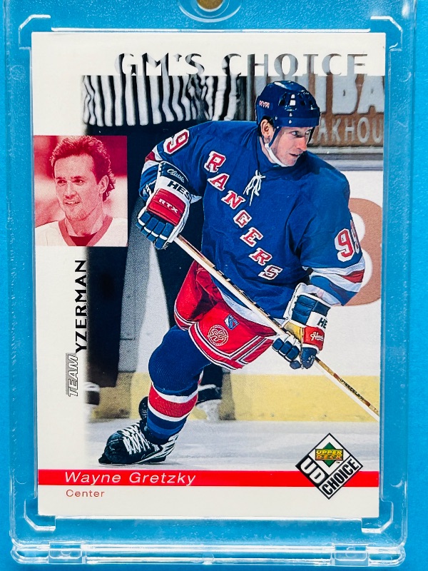 Photo 1 of 165629…Wayne Gretzky card 236 in hard plastic case
