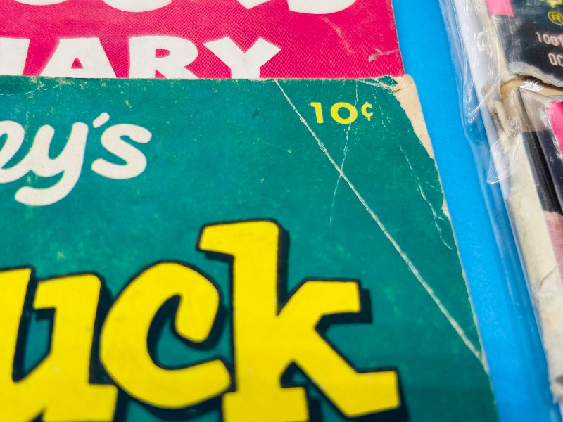 Photo 1 of 165678…30 damaged-final sale no return/refund- vintage comics  with minor to major damage 