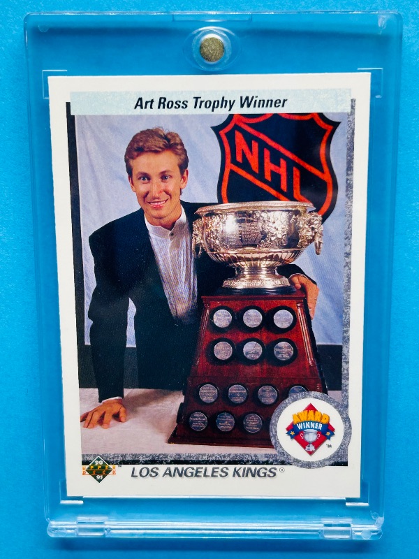 Photo 1 of 165752…Wayne Gretzky card 205 in hard plastic case