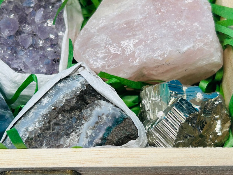Photo 1 of 165769… rock collection in wooden box- fluorite septre, agates, quartz, amethyst, polished, and pyrite (fools gold)