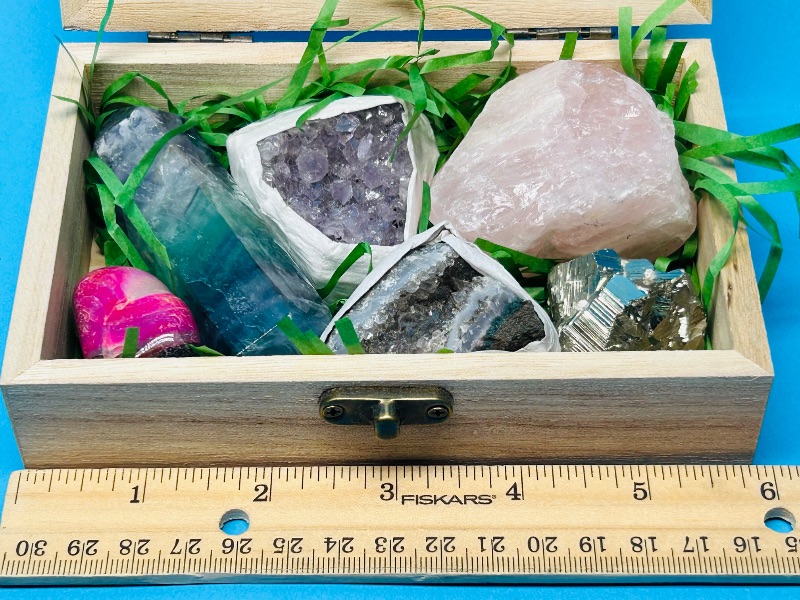 Photo 1 of 165769… rock collection in wooden box- fluorite septre, agates, quartz, amethyst, polished, and pyrite (fools gold)