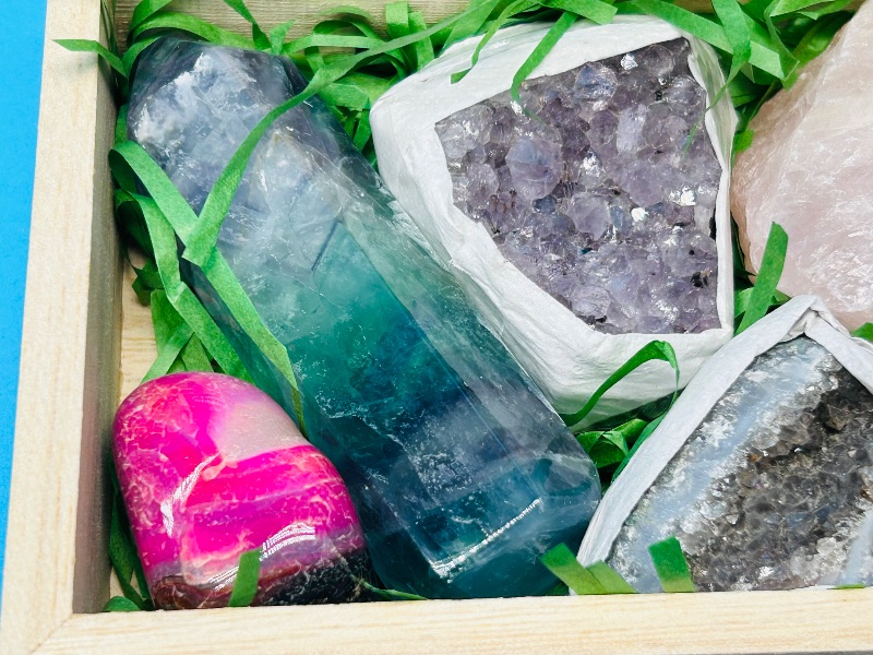 Photo 1 of 165769… rock collection in wooden box- fluorite septre, agates, quartz, amethyst, polished, and pyrite (fools gold)