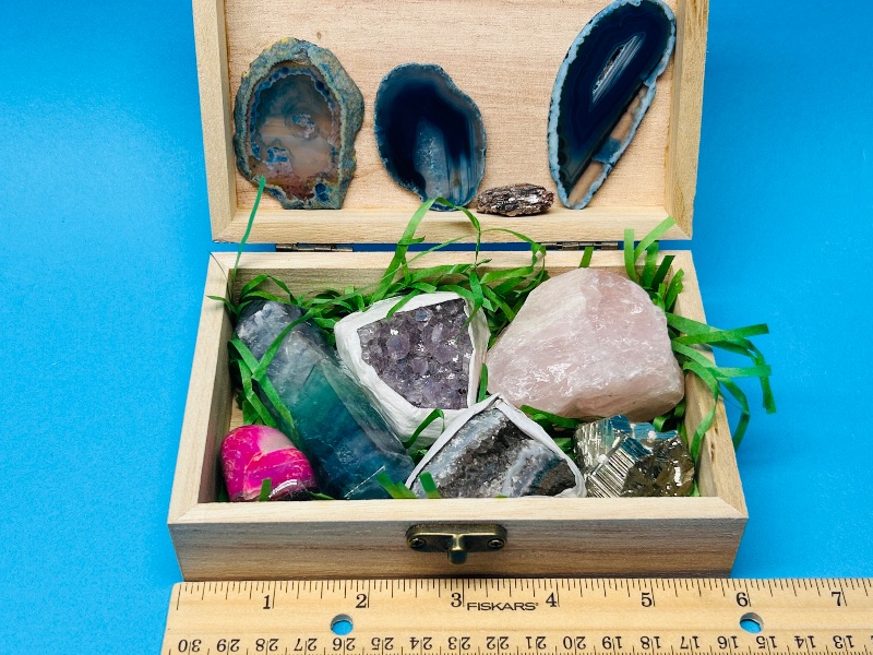 Photo 1 of 165769… rock collection in wooden box- fluorite septre, agates, quartz, amethyst, polished, and pyrite (fools gold)