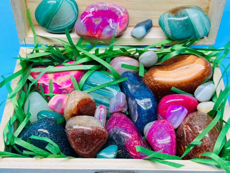 Photo 1 of 165770…polished rock collection in wooden box