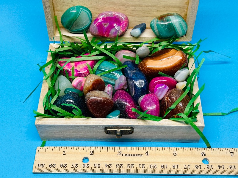 Photo 1 of 165770…polished rock collection in wooden box