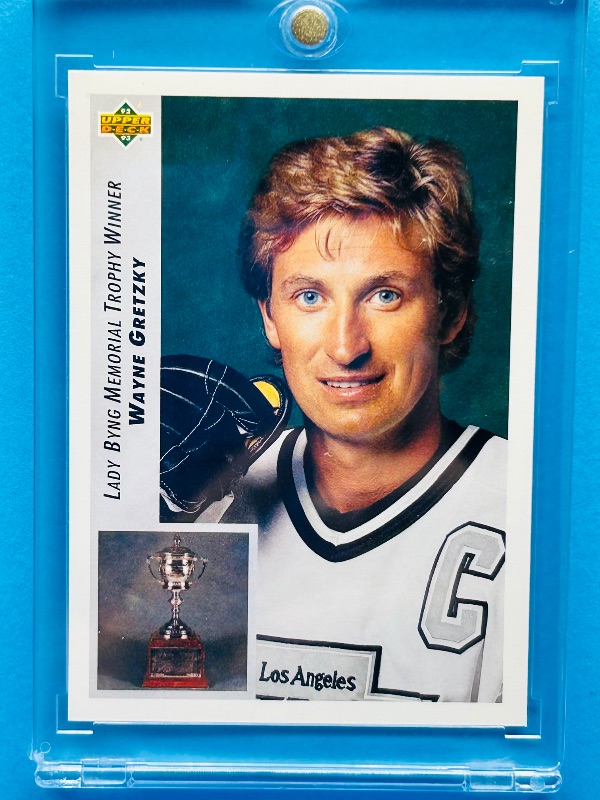 Photo 1 of 165791… …Wayne Gretzky card 435 in hard plastic case