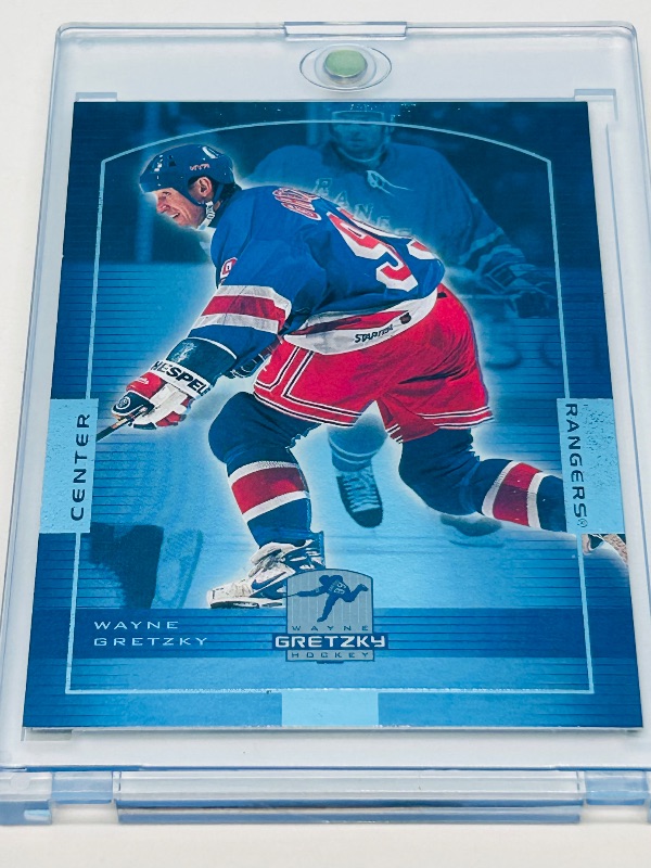 Photo 1 of 165854…  Wayne Gretzky card HOF 24 in hard plastic case 