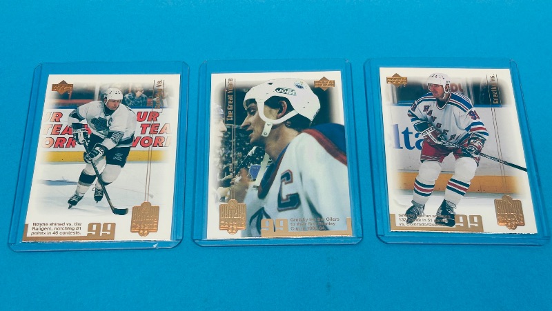 Photo 1 of 165861… 3 Wayne Gretzky cards in hard plastic sleeves 