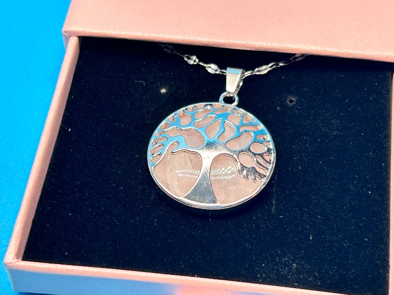 Photo 1 of 165966… pendant on adjustable 18-20” chain in gift box 
