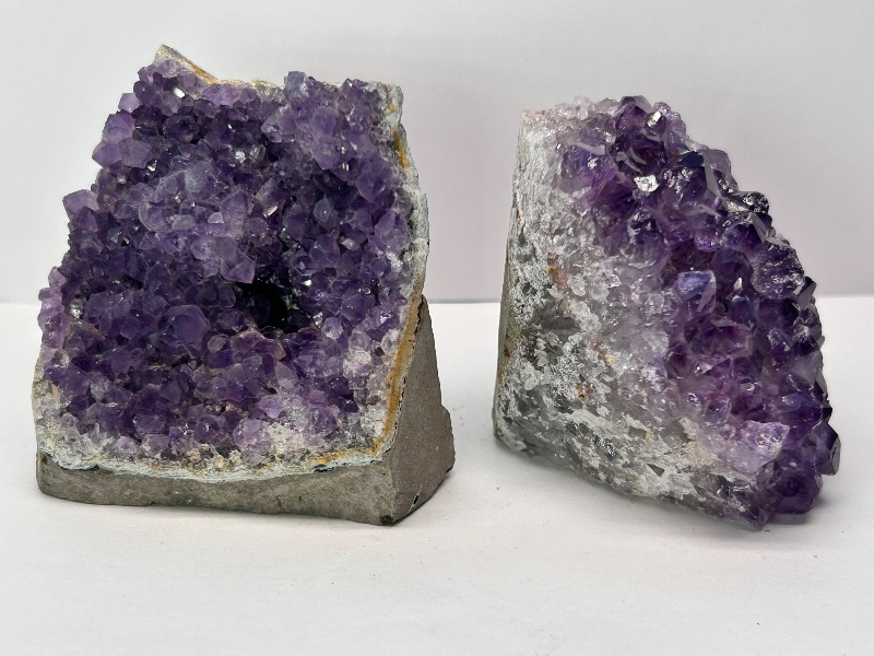 Photo 1 of 165980… 2 small amethyst crystal rocks