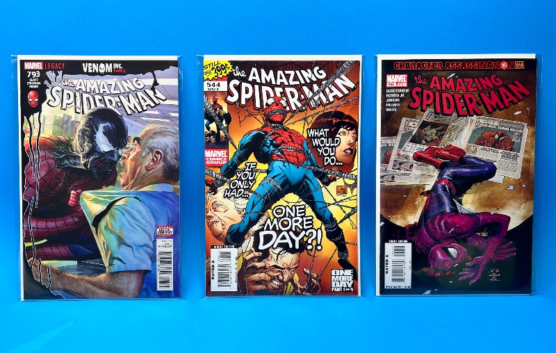 Photo 1 of 166058…3 Spider-Man comics in plastic sleeves 