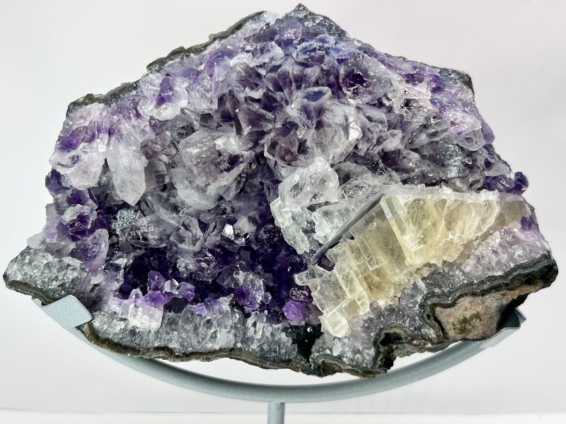 Photo 1 of 166085…large 7” amethyst crystal on display stand