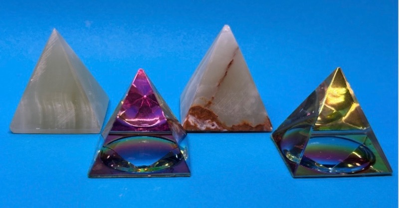 Photo 1 of 166086… 2 onyx pyramids and .2 acrylic pyramids
