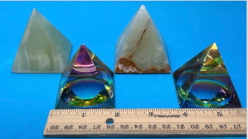 Photo 1 of 166086… 2 onyx pyramids and .2 acrylic pyramids