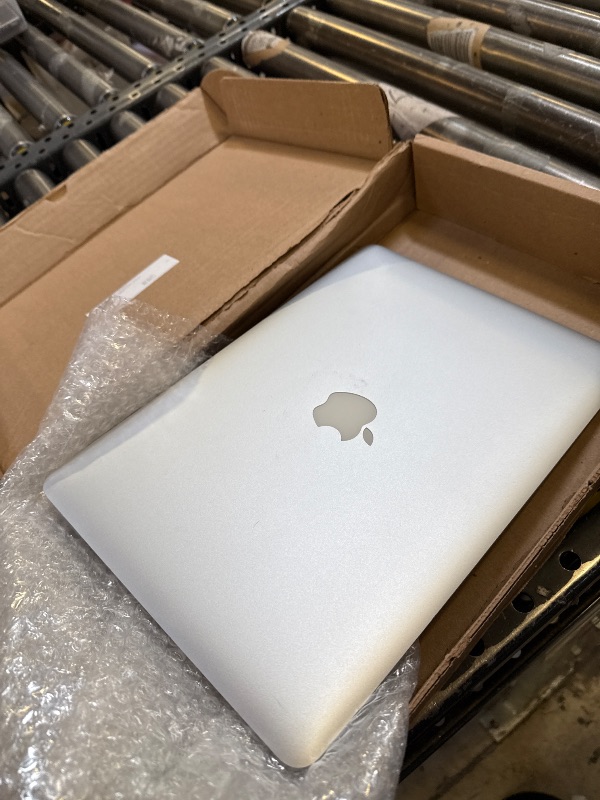 Photo 1 of Apple MacBook Air MJVE2LL/A 13-inch Laptop (1.6GHz Core i5,8GB RAM,128GB SSD) (Renewed)