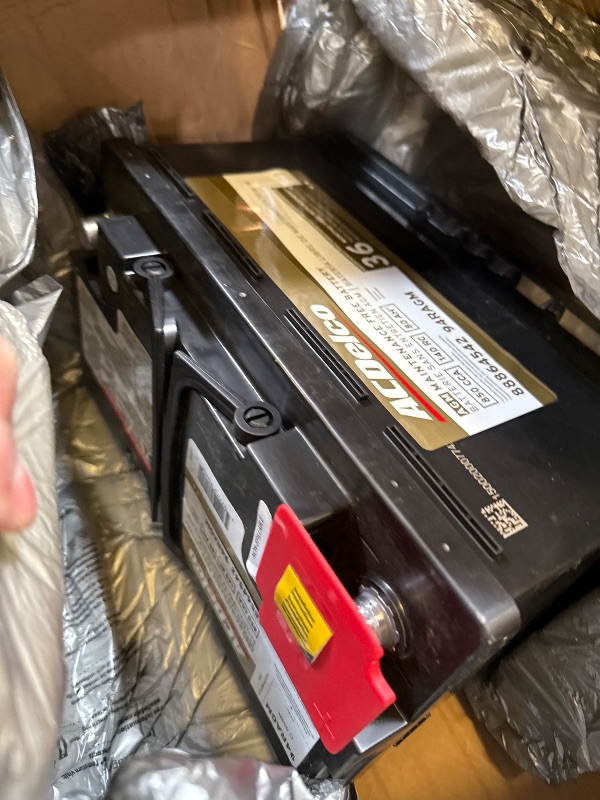 Photo 1 of ACDelco Gold 94RAGM (88864542) 36 Month Warranty AGM BCI Group 94R Battery