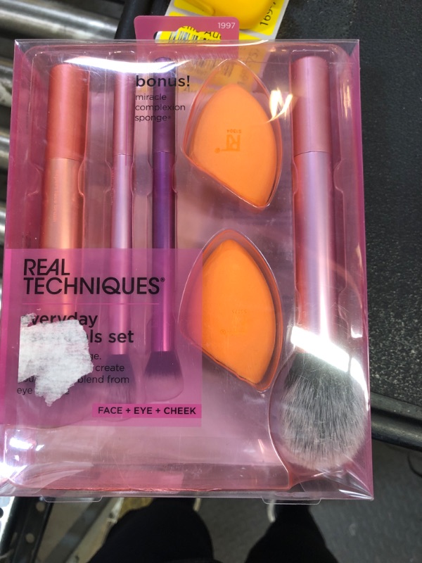 Photo 1 of Real Techniques 6 Piece Everyday Essentials Makeup Brush Set, Includes 4 Brushes & 2 Makeup Sponges, For Foundation, Blush, Bronzer, Contour, Eyeshadow, & Powder, Travel Gift Set, Cruelty-Free & Vegan