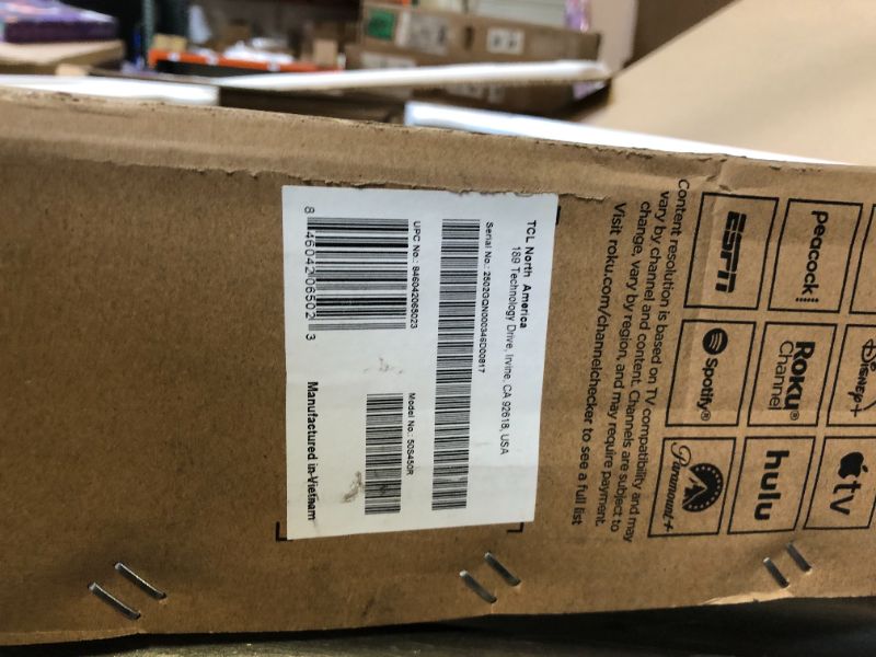 Photo 1 of TCL 50-Inch Class S4 4K LED Smart TV with Roku TV (50S450R, 2023 - Model), Dolby Vision, HDR, Dolby Atmos, Works with Alexa, Google Assistant and Apple HomeKit Compatibility, Streaming UHD Television

broken screen for parts only