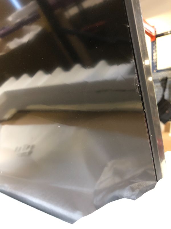 Photo 1 of SAMSUNG 43-Inch Class Crystal UHD 4K DU7200 Series HDR Smart TV w/Object Tracking Sound Lite, PurColor, Motion Xcelerator, Mega Contrast, Q-Symphony (UN43DU7200, 2024 Model)
CRACKED SCREEN FOR PARTS ONLY 