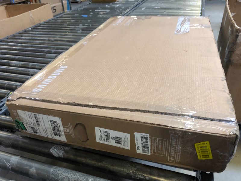Photo 1 of SAMSUNG 43-Inch Class Crystal UHD 4K DU7200 Series HDR Smart TV w/Object Tracking Sound Lite, PurColor, Motion Xcelerator, Mega Contrast, Q-Symphony (UN43DU7200, 2024 Model)
CRACKED SCREEN FOR PARTS ONLY 