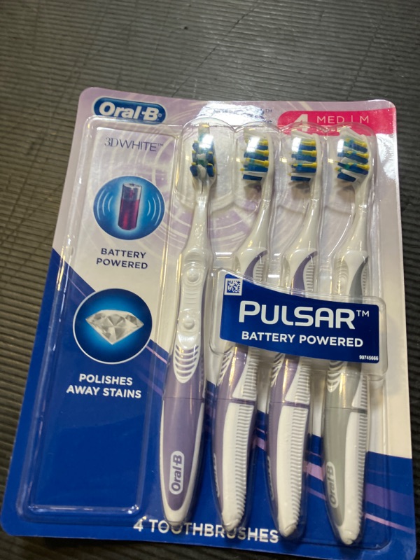 Photo 1 of Oral B 3D White Luxe 4 Count ( Pack of 1) Pulsar Battery Powered Toothbrushes