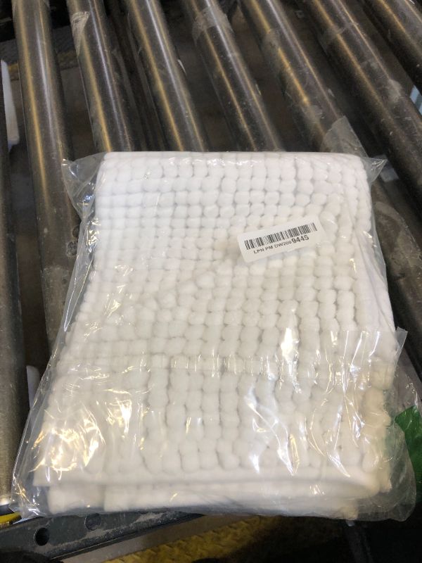 Photo 1 of SUBRTEX Bathroom Rugs Chenille Bath Rug Soft Short Plush Bath Mat Soft Shower Mat Water Absorbent Shower Mat Quick Dry Machine Washable(White,16" x 24")