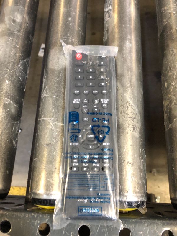 Photo 1 of New NF033UD Replaced Remote fit for Sylvania Emerson TV DVD Player LD190SS1 LD190SS2 LD195SSX LD320SS1 LD320SS2 LD320SSX LD370SSX LD190EM1 LD190EM2 LD260EM2 LD320EM2 A9DF1UH