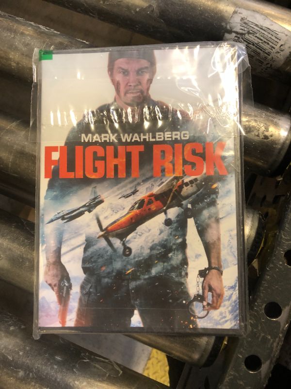 Photo 1 of Flight Risk [DVD]