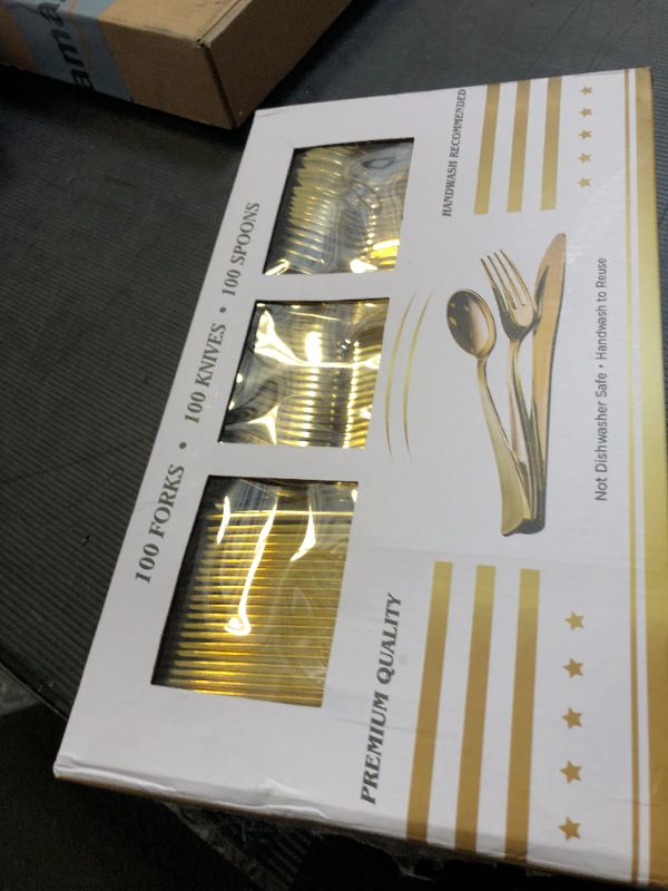 Photo 1 of N9R 300PCS Gold Plastic Silverware, Heavy Duty Gold Plastic Cutlery Set Disposable Flatware Dinnerware, 100 Forks, 100 Spoons, 100 Knives, Perfect for Party, Weeding and Daily Use