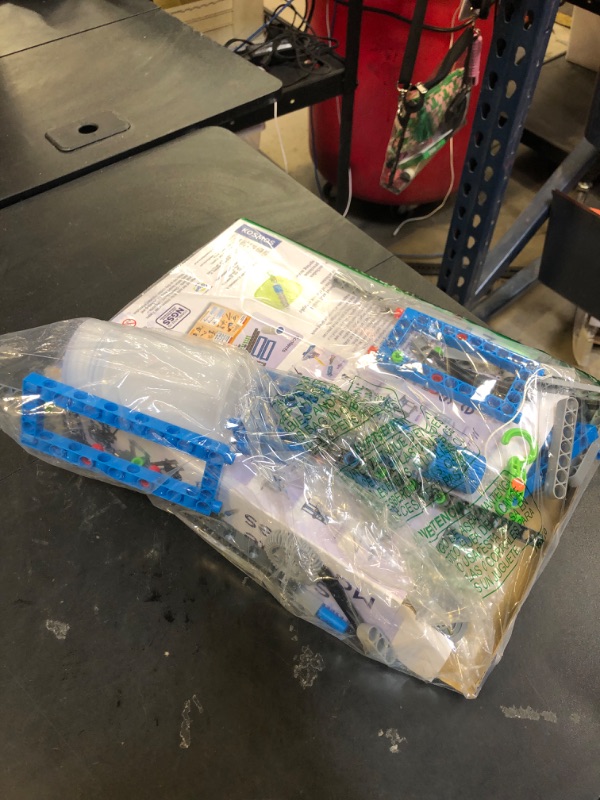 Photo 1 of Thames & Kosmos Simple Machines Science Experiment & Model Building Kit, Introduction to Mechanical Physics, Build 26 Models to Investigate The 6 Classic Simple Machines