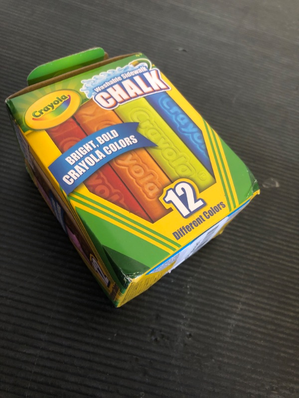 Photo 1 of Crayola Chalk 12ct