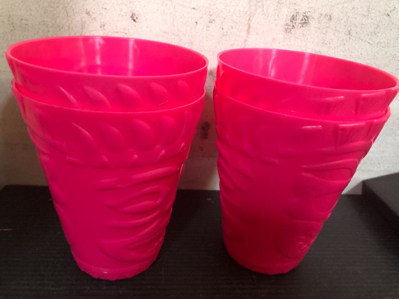 Photo 1 of  Domensi 4pcs Tiki Plastic Cups 10oz Hawaiian Cups Hard Plastic Material Tiki Statue Drinking Cup for Summer Luau Party Drinkware Supplies
