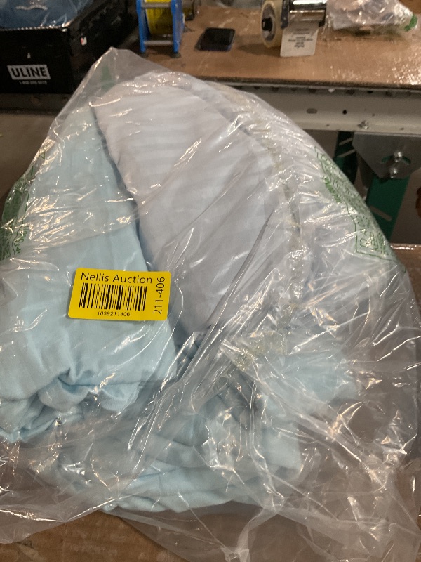 Photo 1 of ***(HEAVILY USED/ MINOR DAMAGE)***Mattress-Homes Extra Deep Pocket 6 Piece Queen Sheet Set, Hotel Luxury Collection, 100% Egyptian Cotton, 21" Deep Fitted Sheet, Soft, Cool & Breathable Bedding with 4 Pillowcases in Light Blue Stripe