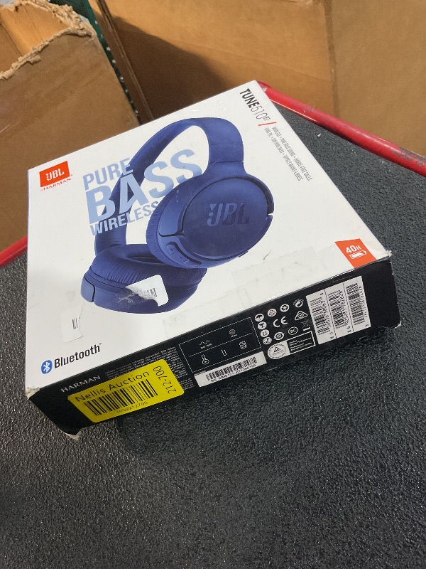 Photo 1 of ***(PARTS ONLY/ MAJOR DAMAGE/ NON FUNCTIONAL)*****BLUE**JBL Tune 510BT - Bluetooth headphones with up to 40 hours battery, microphone for call, foldable and comfortable, Android and iOs compatible (White)
