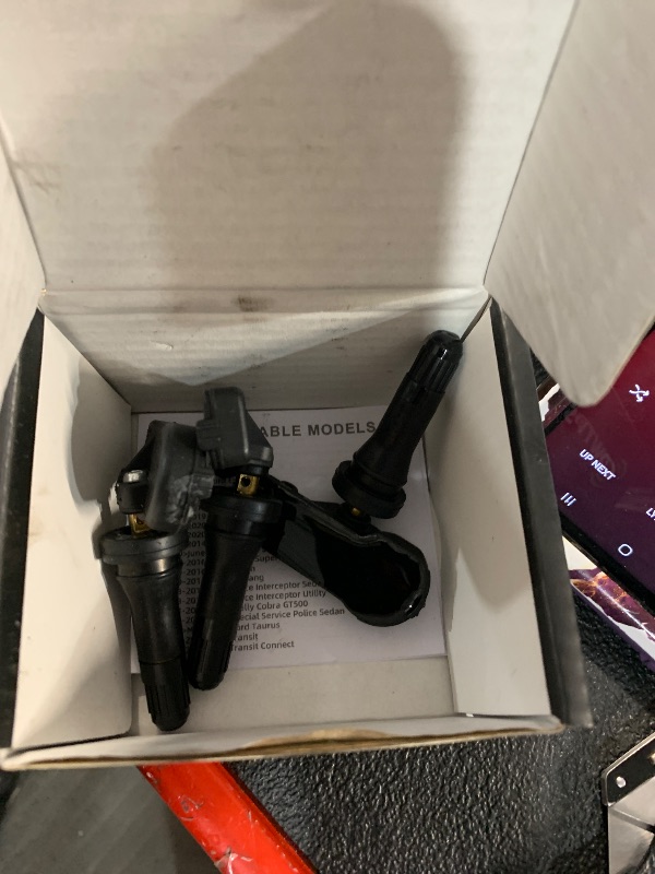 Photo 1 of ***(MISSING PARTS)***TPMS Sensor for Ford F150 4-Pack,315MHZ Tire Pressure Monitor System for or Ford F150 F250 F350 F450 F550,Escape,Fusion, Lincoln MKX MKC,Mercury Replaces# 9L3Z1A189A,DE8T1A180AA,DR3Z1A189A.