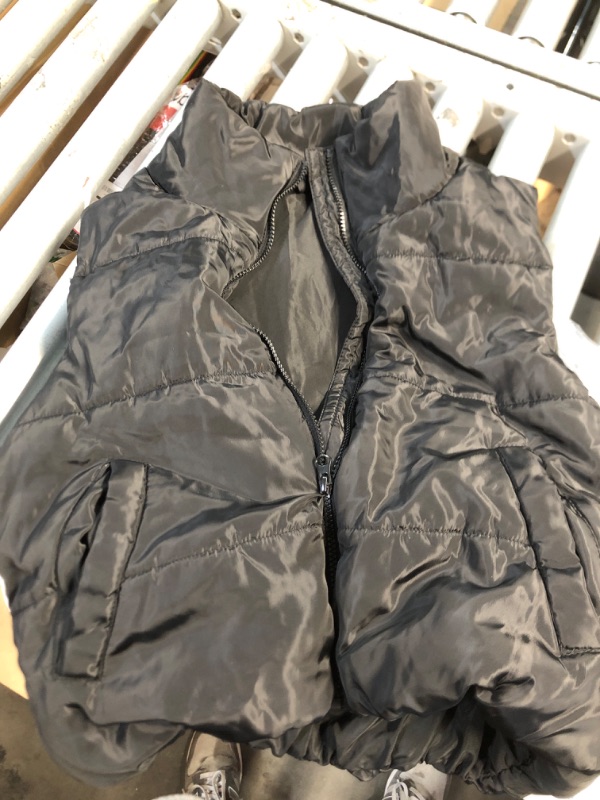 Photo 1 of (SMALL-MED) (BAGGED) Womens Puffer Vest Stand Collar Zip Up Cropped Vests Fall Sleeveless Quilted Vests Winter Outerwear Trendy 2025
