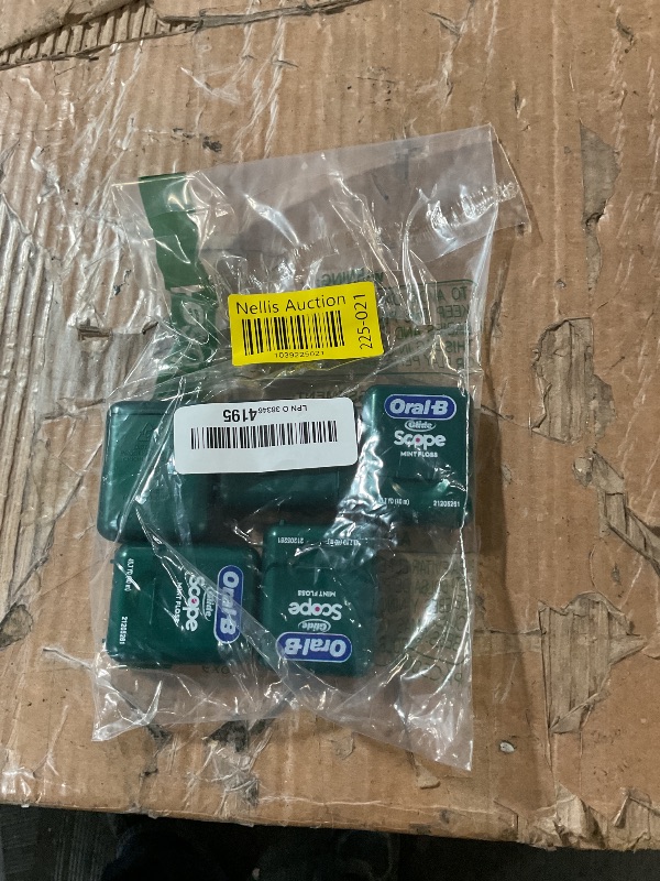 Photo 1 of ***(MISSING 1)*** Oral-B Glide Dental Floss, Scope Flavor, 40m (Pack of 6) five boxes