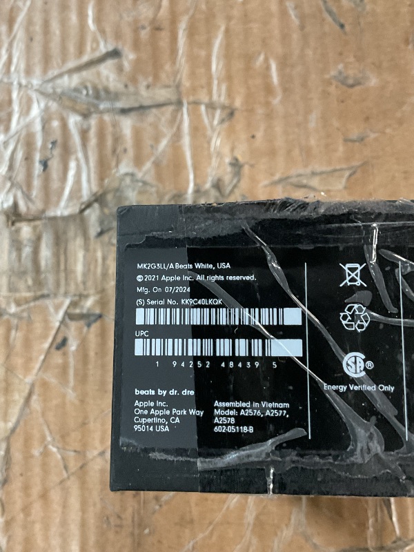 Photo 1 of (USED/FAIR) Beats Fit Pro - True Wireless Noise Cancelling Earbuds - Apple H1 Headphone Chip, Compatible with Apple & Android, Class 1 Bluetooth, Built-in Microphone, 6 Hours of Listening Time - Beats White