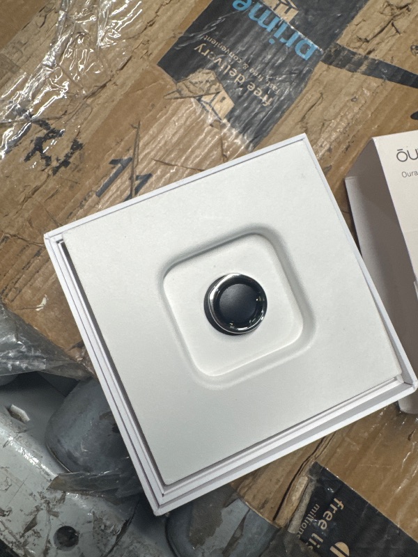 Photo 1 of (powers on while charging unable to test further) Oura Ring Gen3 Heritage - Silver - Size 8 - Smart Ring - Size First with Oura Ring Gen3 Sizing Kit - Sleep Tracking Wearable - Heart Rate - Fitness Tracker - 5-7 Days Battery Life
